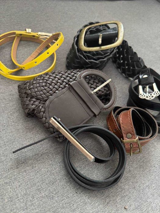 набір поясів ременів є шкіра