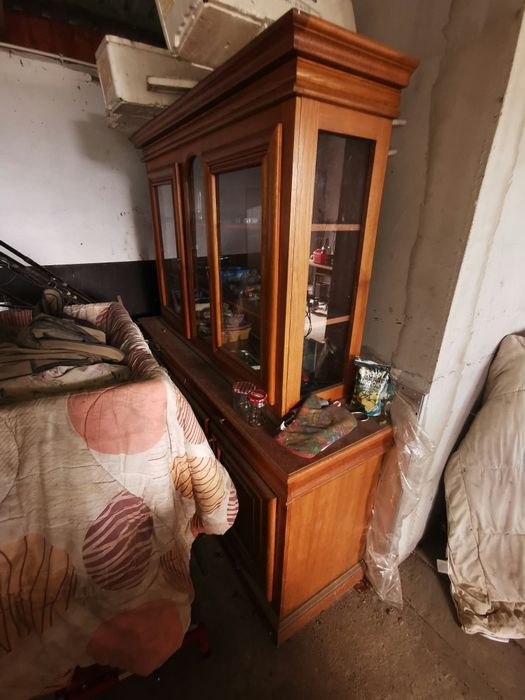 Duży kredens drewniany