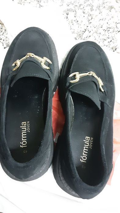 Sapatos  de senhora  em pele camurça  T.40