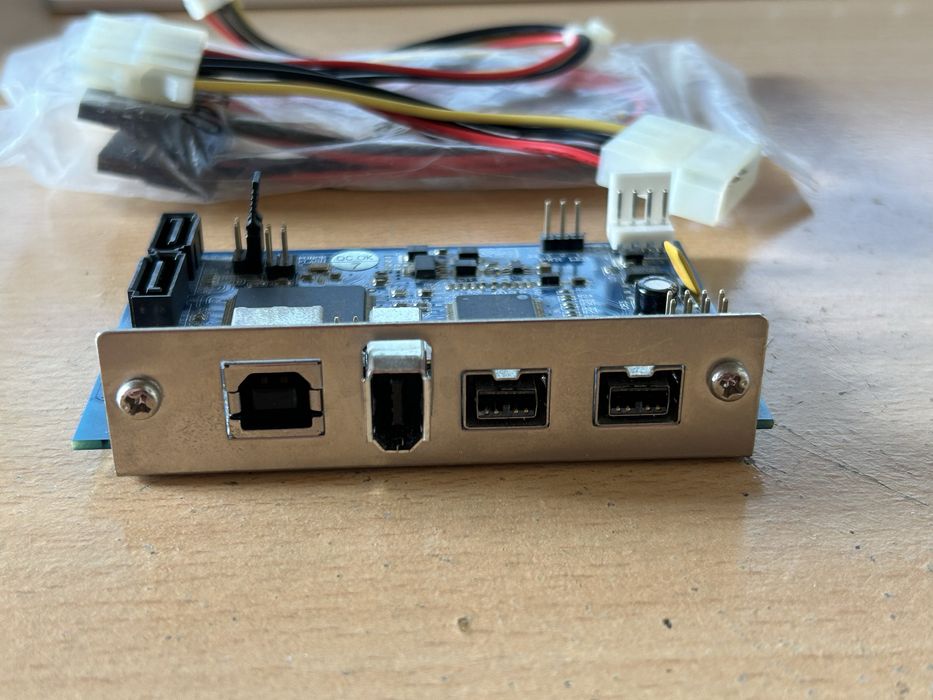 Placa FireWire 400 / 800 / USB para SATA - FWBU2DSATA12