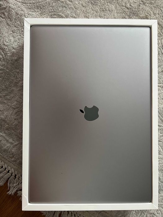 MacBook Pro 16" A2141