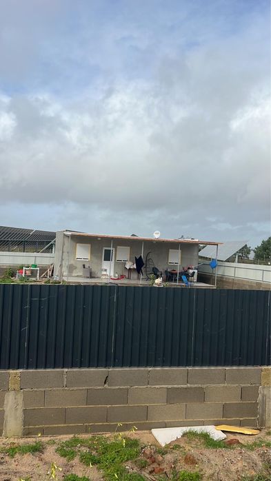 Oportunidade, T1 inserido em um terreno de 800  mtrs — Palmela, Setúbal