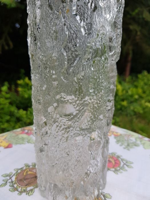 Wazon szklany, pieniek, wysokość 21,5cm, średnica 8,5cm. Super stan