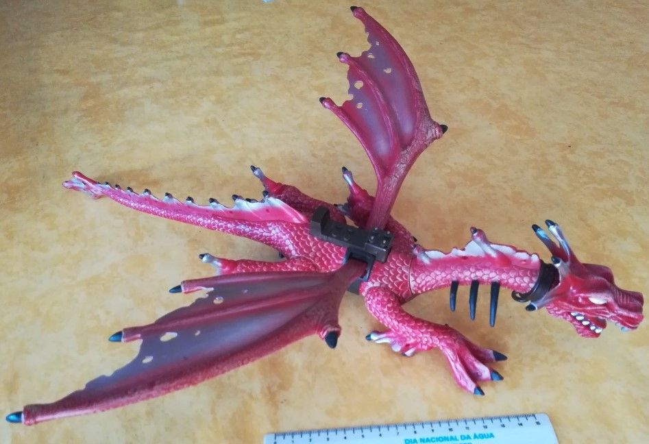 Dragão Megabloks e Robot articulado