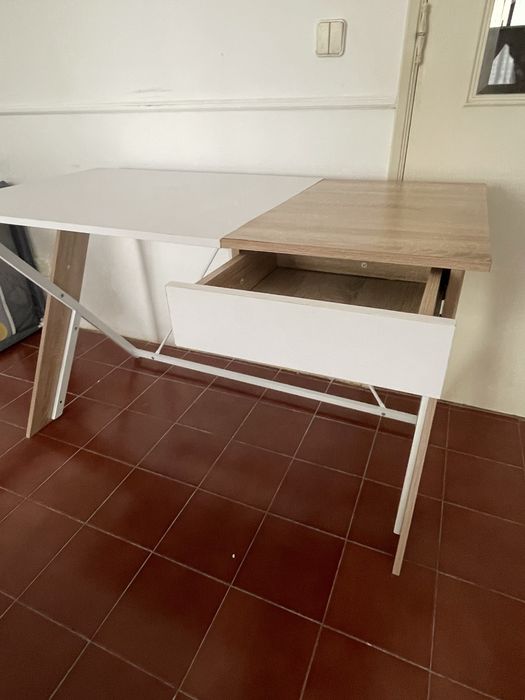 Secretaria Branca e Bege