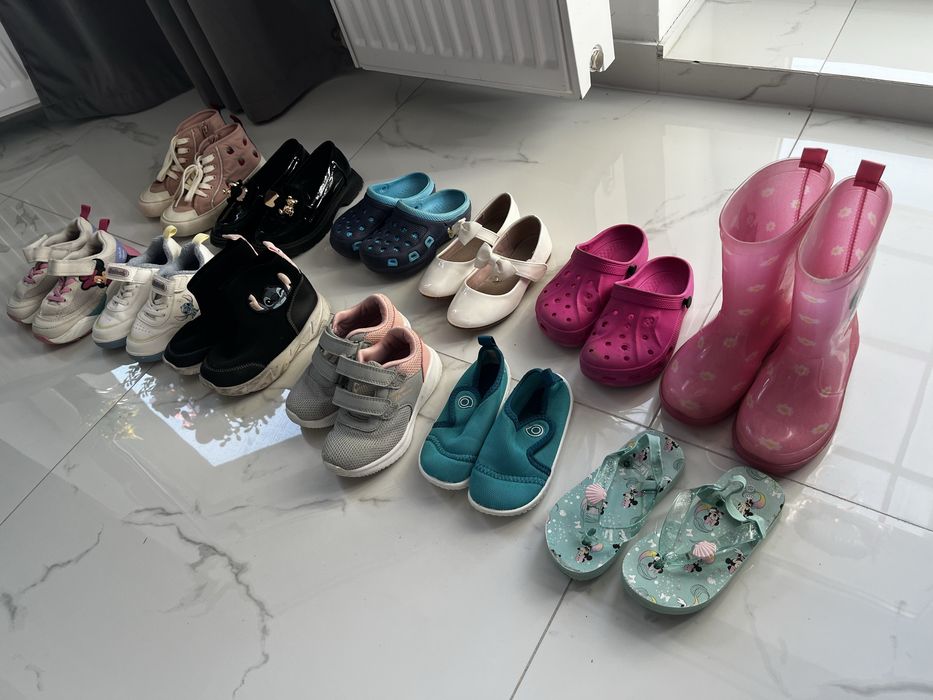 Buty dla dziewczynki 25-27 12 par