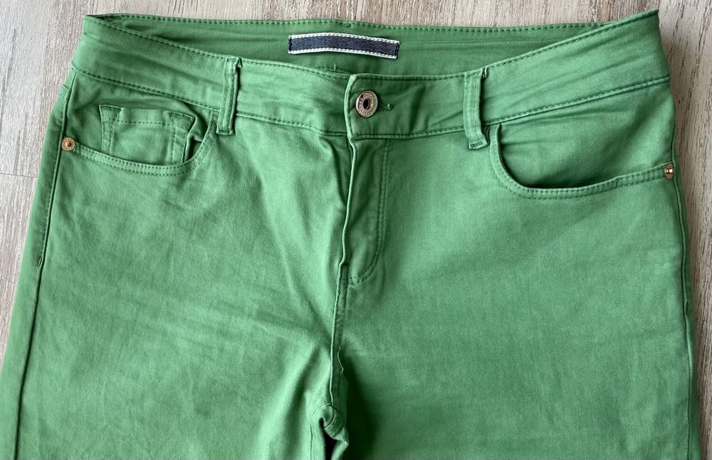 Calças verdes (Massimo Dutti, tamanho 40)