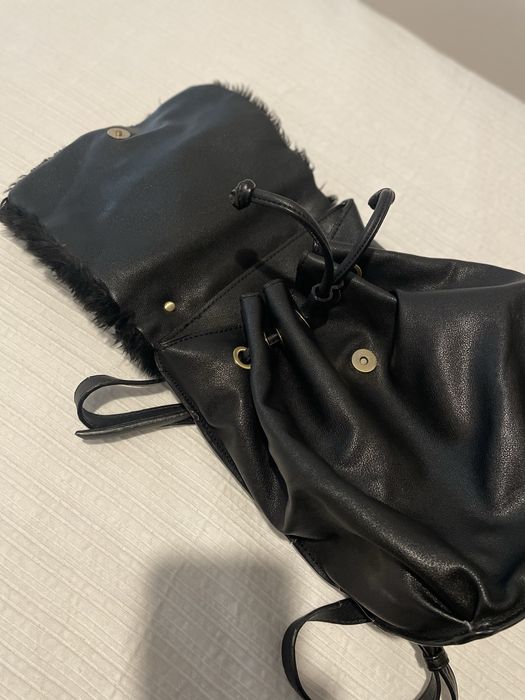 Carteira mochila da Zara com pêlo