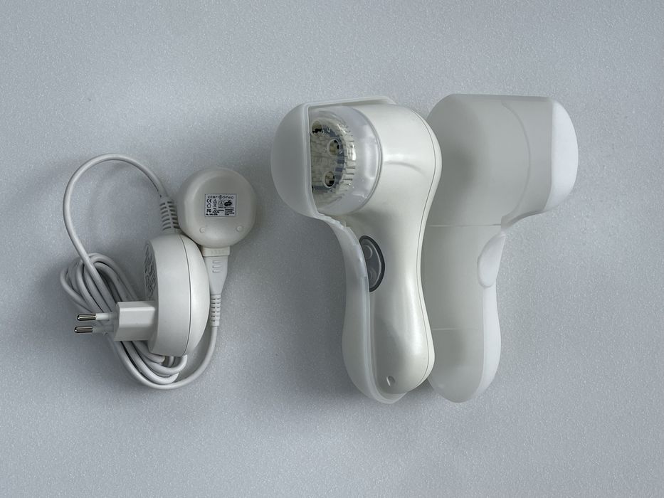 Щітка для очищення та масажу обличчя Clarisonic Mia 2 White