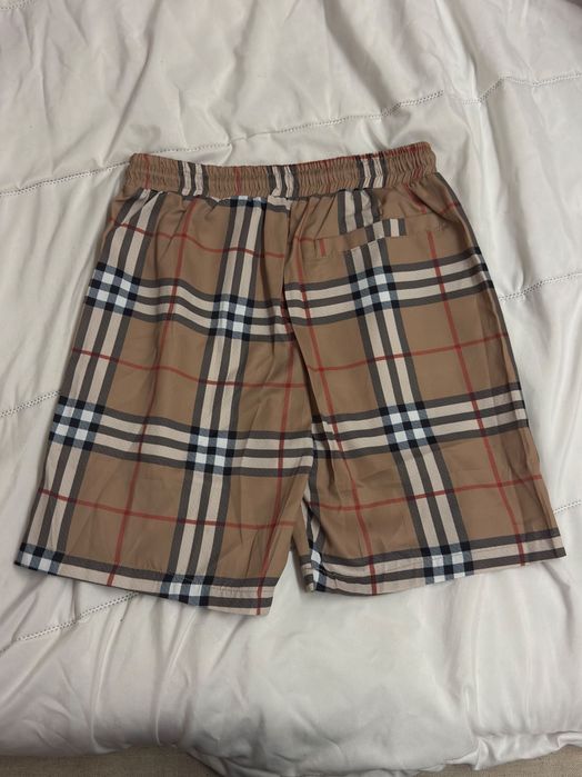 Calções Burberry originais