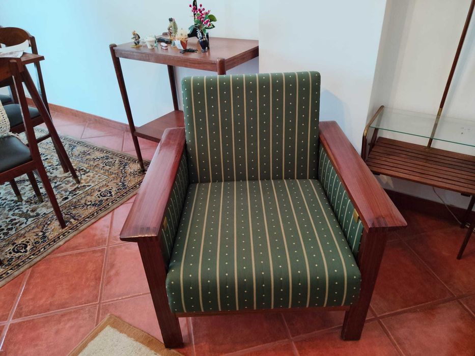 Conjunto de sofás (Cama e 2 individuais)