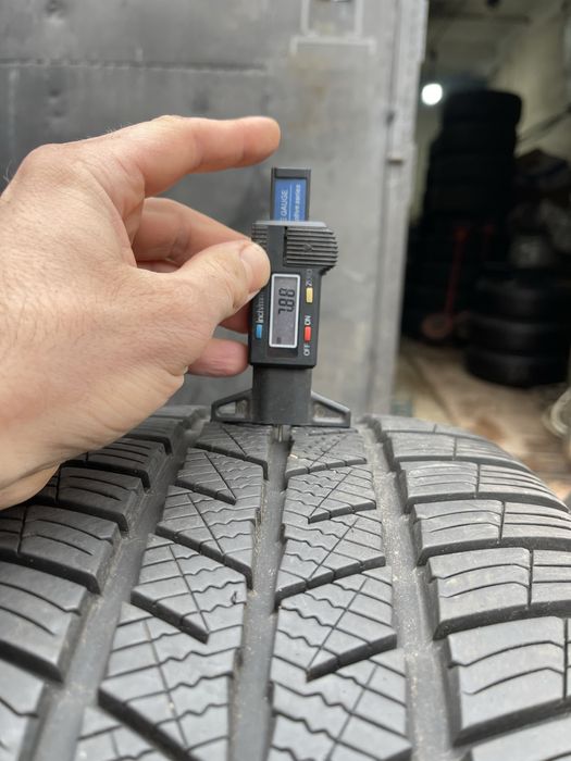 Шини 235/50/19 Barum Polaris 5 зима 2шт 7,8мм Франція