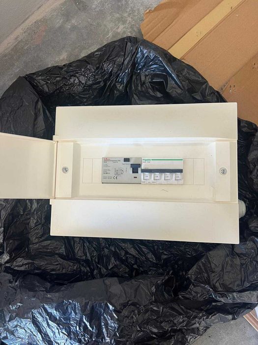 Quadro Elétrico com Disjuntor Schneider C40A 400v