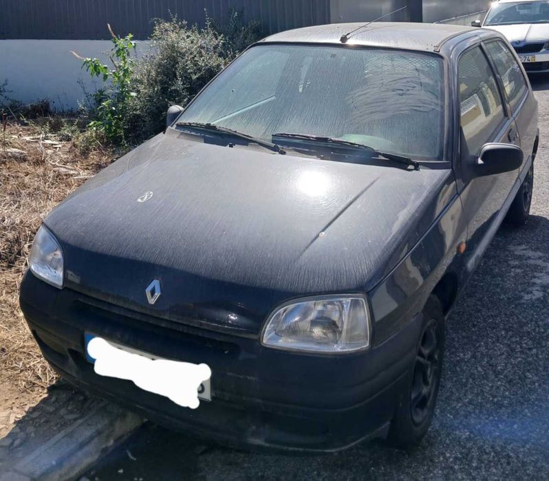 Renault clio preto