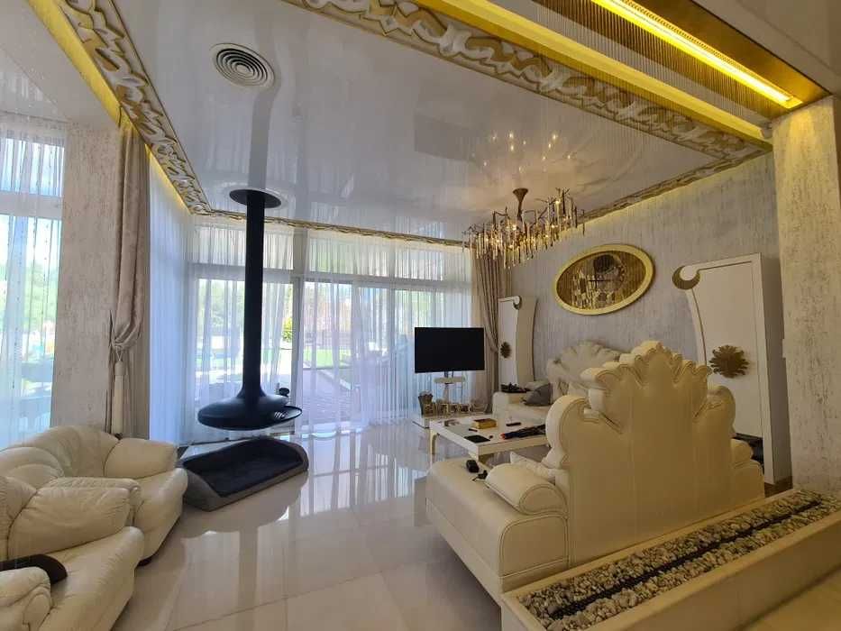 Неймовірний будинок 565м2 Дмитрівка Стоянка Чайки Мила