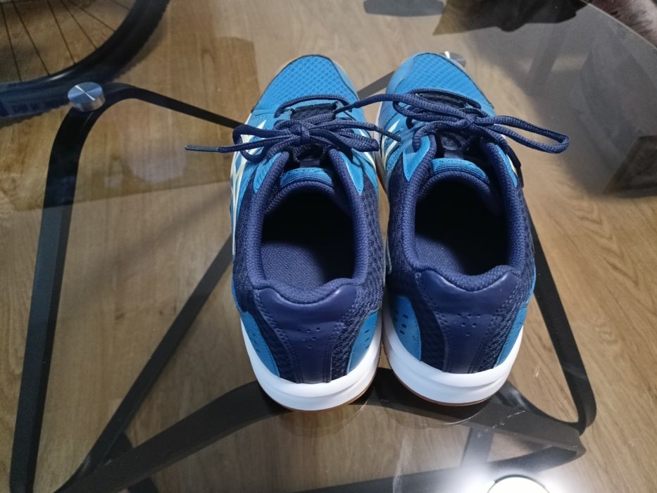 ASICS nowe buty halowe, rozmiar 42