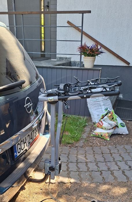 Bagażnik rowerowy Arezzo.- na hak, 3 rowery. Stan bdb.