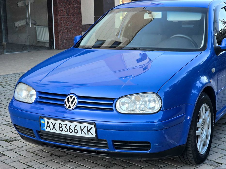Volkswagen Golf 2000г.в. 1.6 газ-бензин
