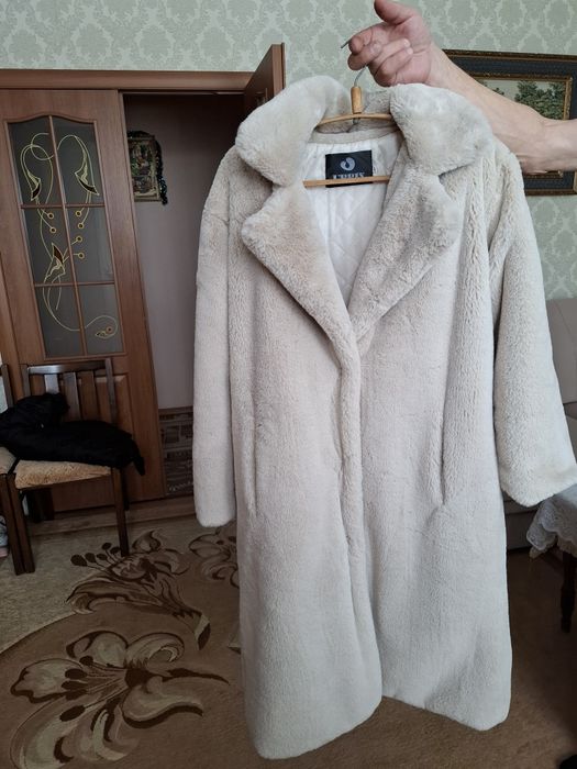 Шуба жіноча з екохутра