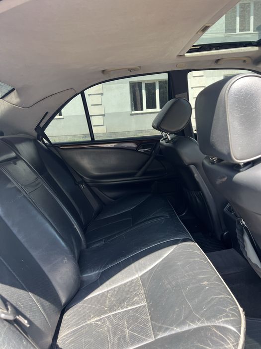 Mercedes Benz e class w210 2001 рік 2.6 газ бензин автомат