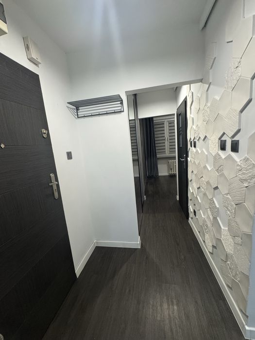 Rezerwacja - Sprzedam 2 pokojowe mieszkanie, na parterze z balkonem.