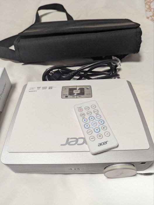 Проектор Acer K330 + 2 пари окулярів 3D