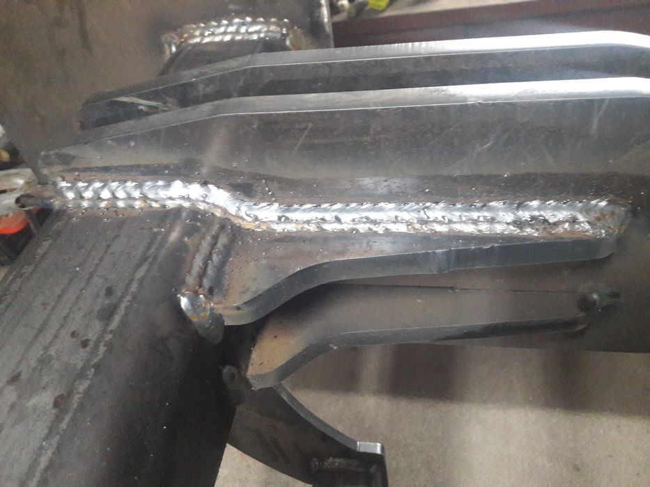 Usługi spawalnicze ślusarskie spawanie naprawy maszyn rolniczych łyżek