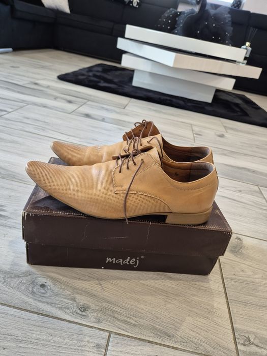 Buty garniturowe pólbuty