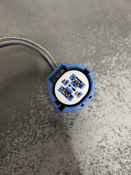 Фішка на водяну помпу насос Ford Escape MK4 20-25 hybrid, plug-In