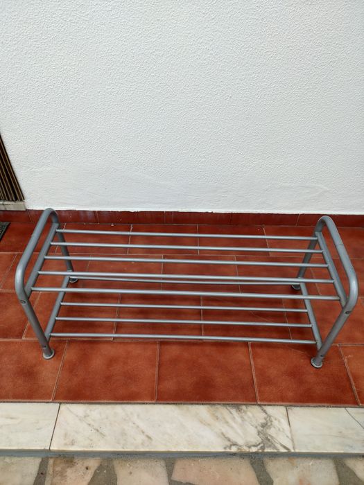 Sapateira em tubo galvanizado pintado de mate