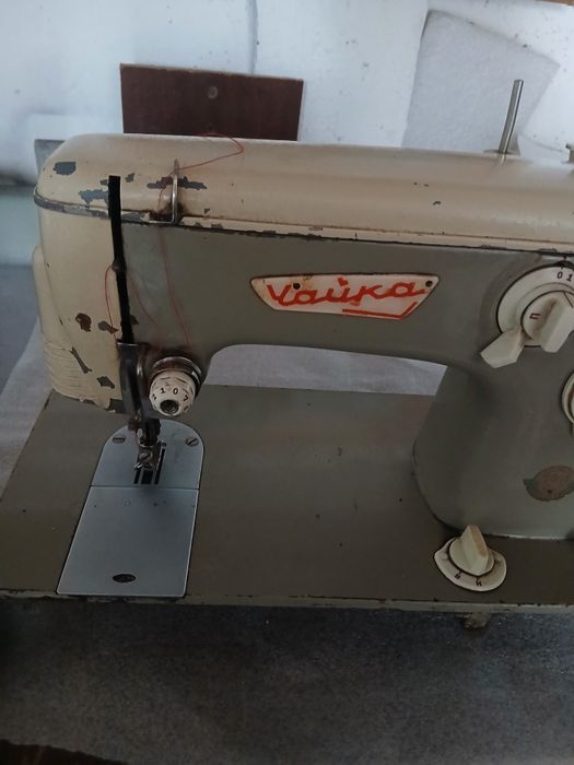 Швейна машинка Чайка