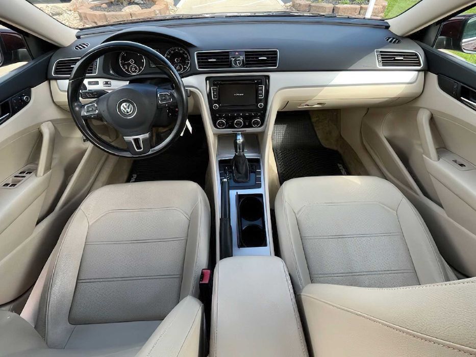 Volkswagen Passat      2013