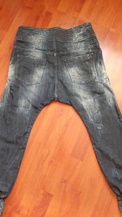 Жіночі джинси-афгані .Bershka