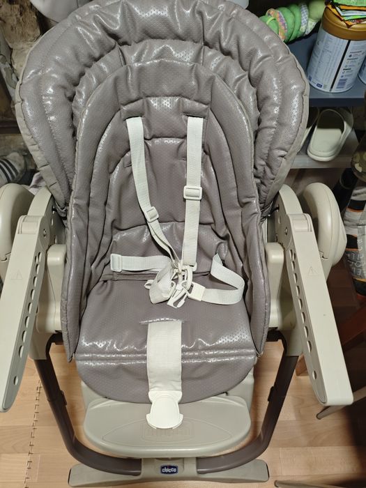 Продам стільчик для годування Chicco Polly magic