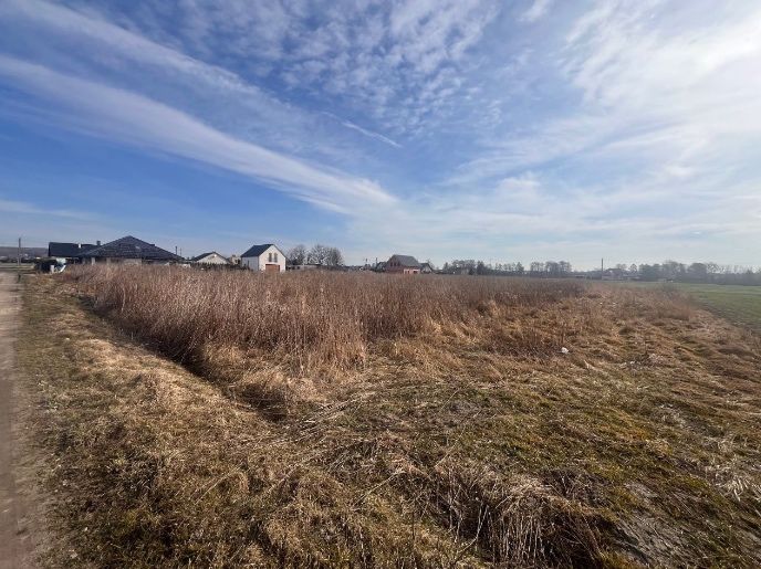 Działka budowlana 812m2 z mediami Regularna płaska Orzesze Zawiść ul. Storczyków
