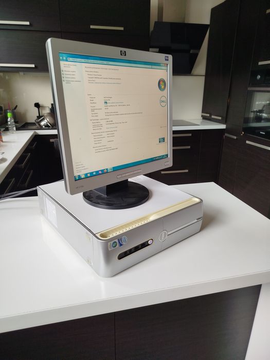 Komputer stacjonarny Dell z monitorem