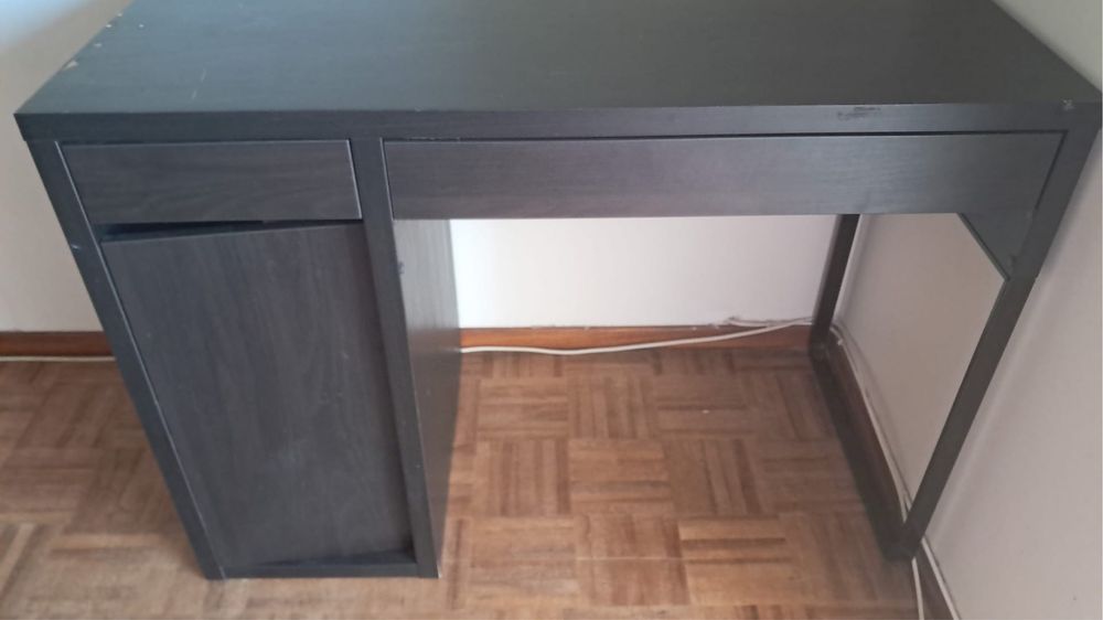 Secretaria em muito bom estado