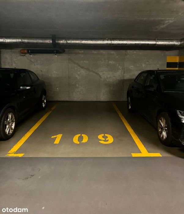 Miejsce parkingowe w garażu podziemnym - Przasnyska 11A. Przy windzie