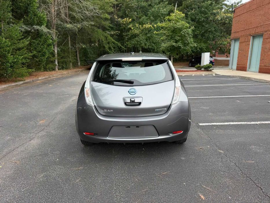 Nissan LEAF      2015