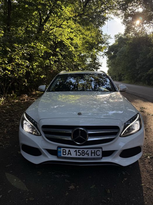 Mercedes-Benz C 220d 2018 • 2.2 Diesel