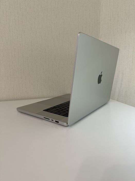 MacBook Pro 16ʼʼ Silver M1 Pro 2021