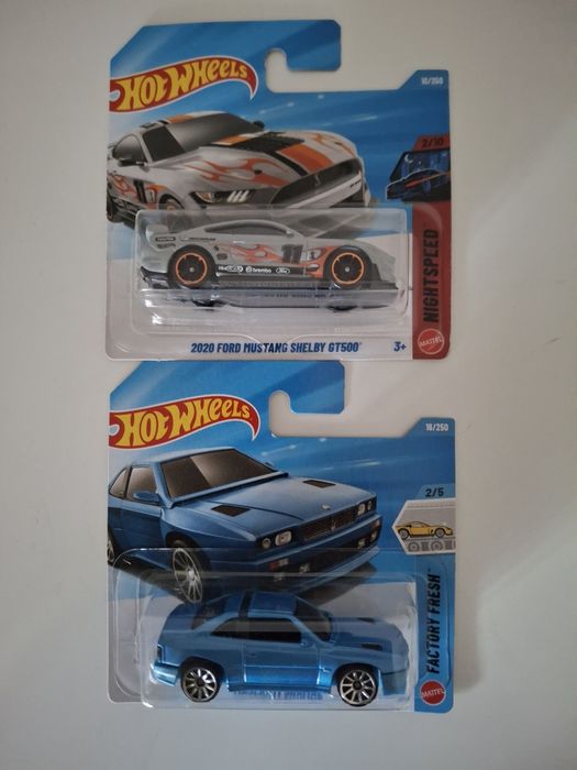 2 Carros Hot Wheels