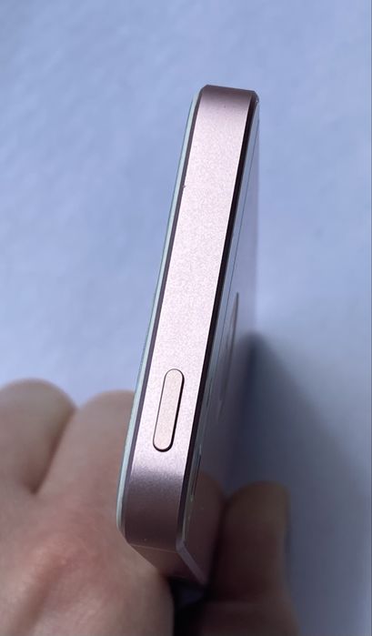 Iphone SE 64gb. Roce Gold