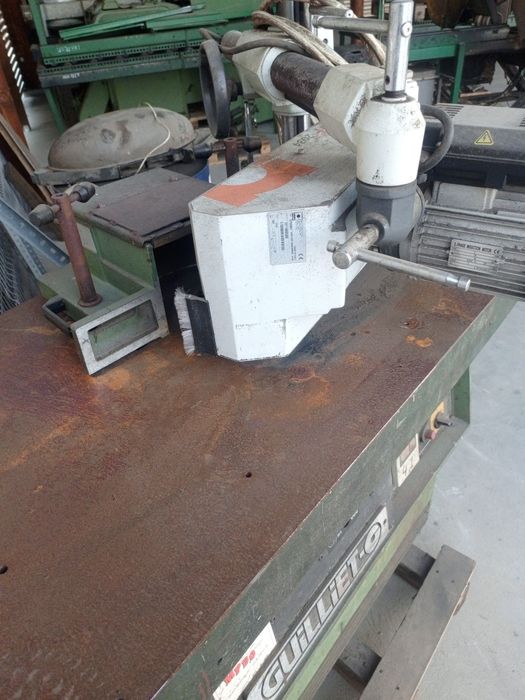 фрезерний деревообробний верстат Guilliet