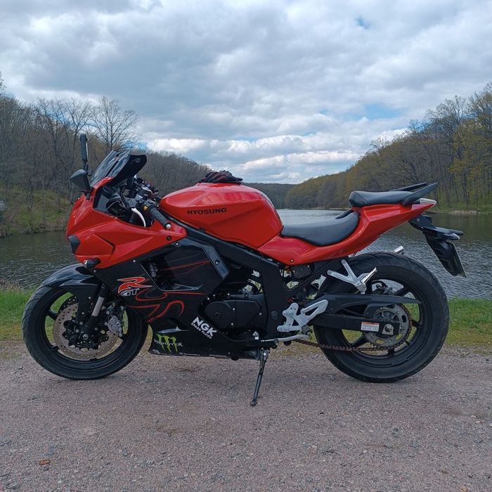 Мотоцикл Hyosung gt250r