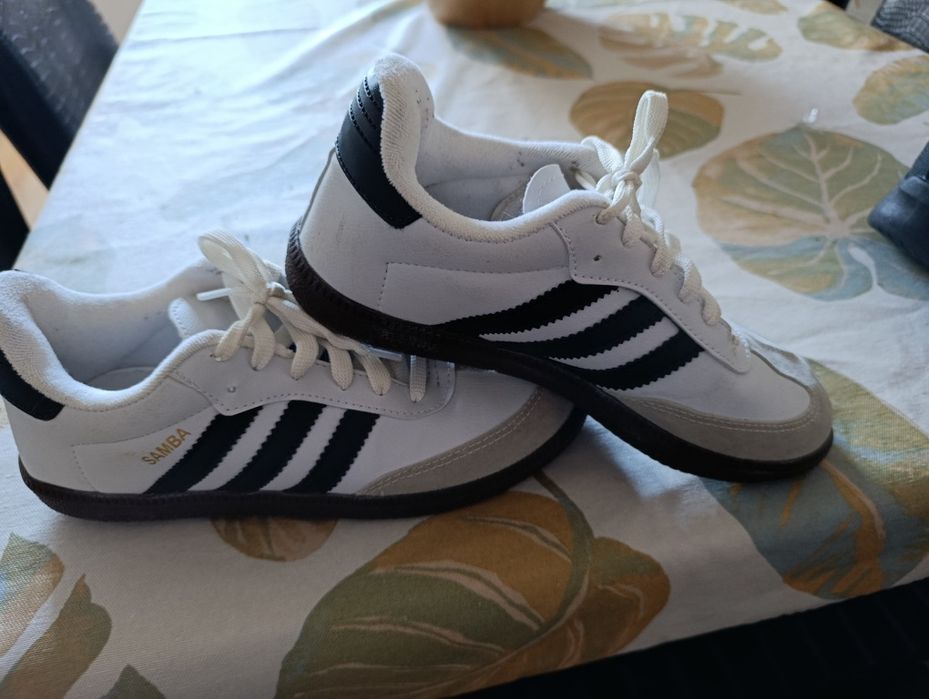 Tênis senhora preto , adidas unissex