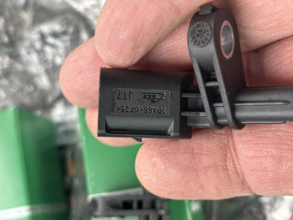 датчики ABS Borsehung B11843 та B11842. правий та лівий