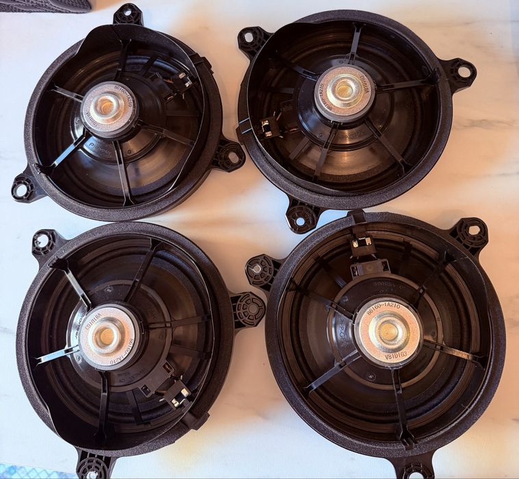 Glosniki 4 sztuki nowe wyciagniete z nowego samochodu