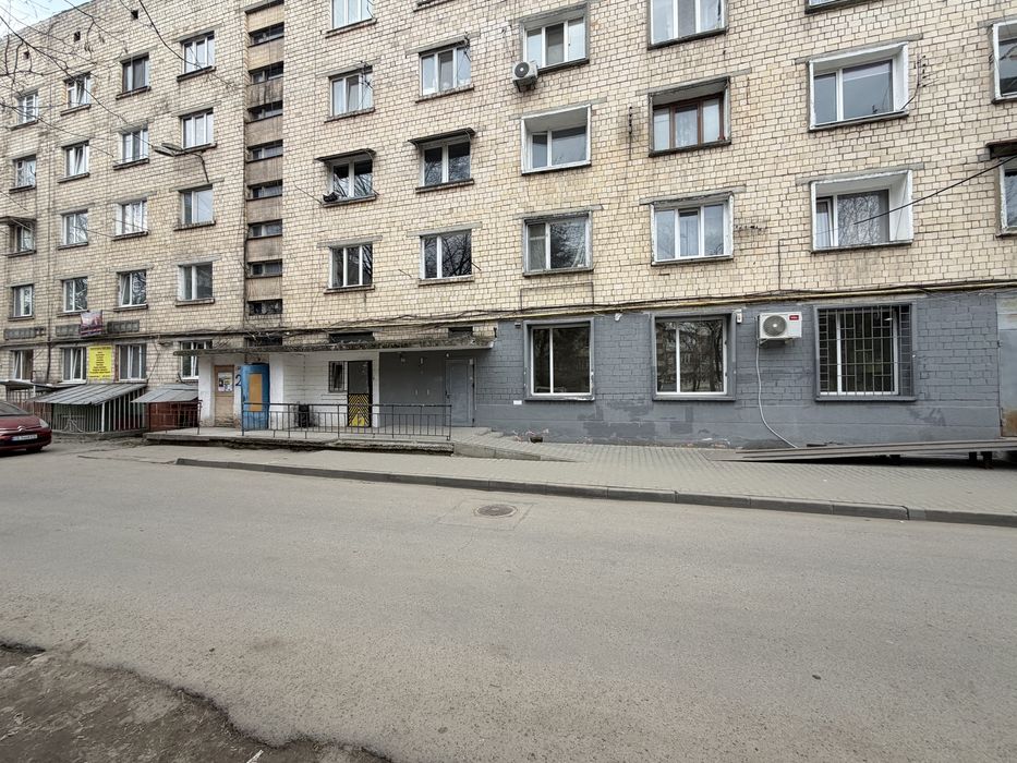 Здається приміщення вул Комарова топ локація