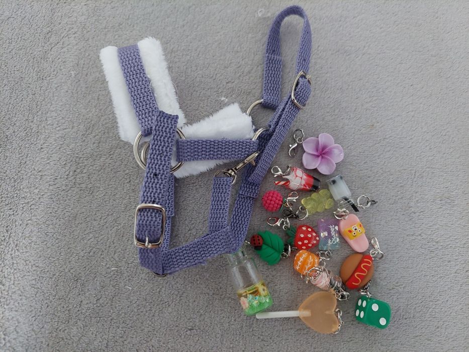 Kantar + 15 szt charms hobby horse